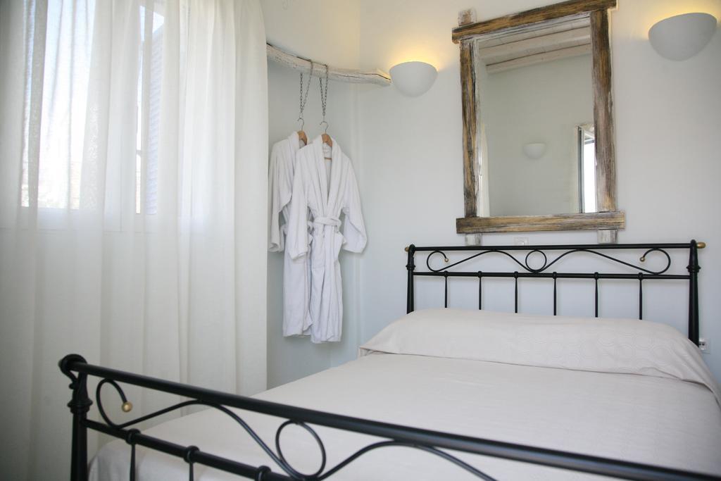 Vincenzo Family Rooms Tinos Exterior photo